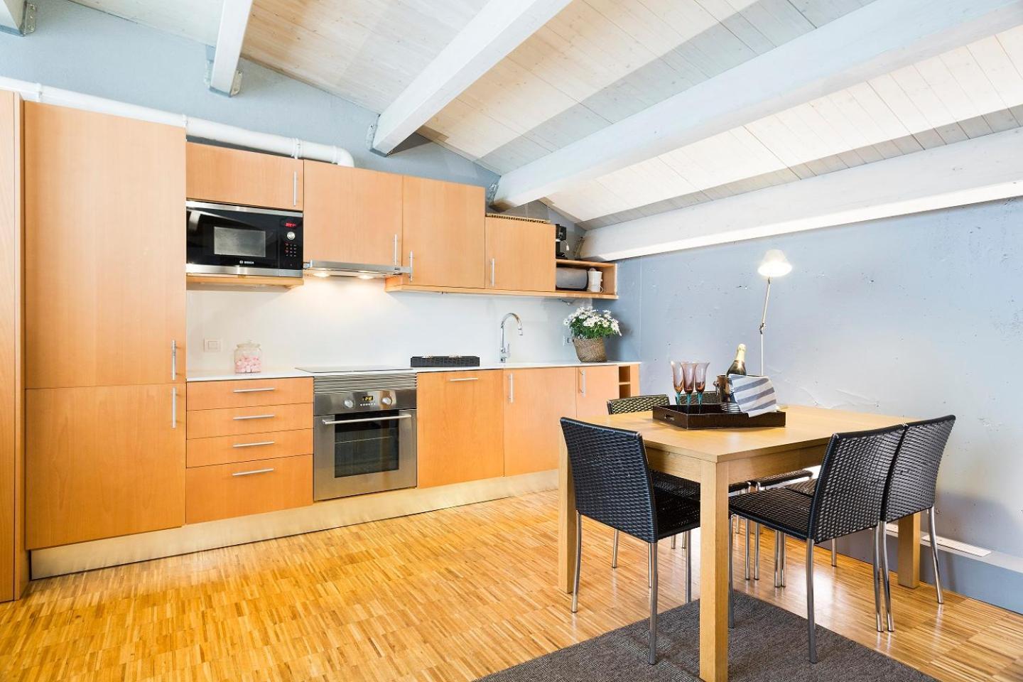 Apartment Barcelona Rentals - Sarria Apartments Near Center Phòng bức ảnh