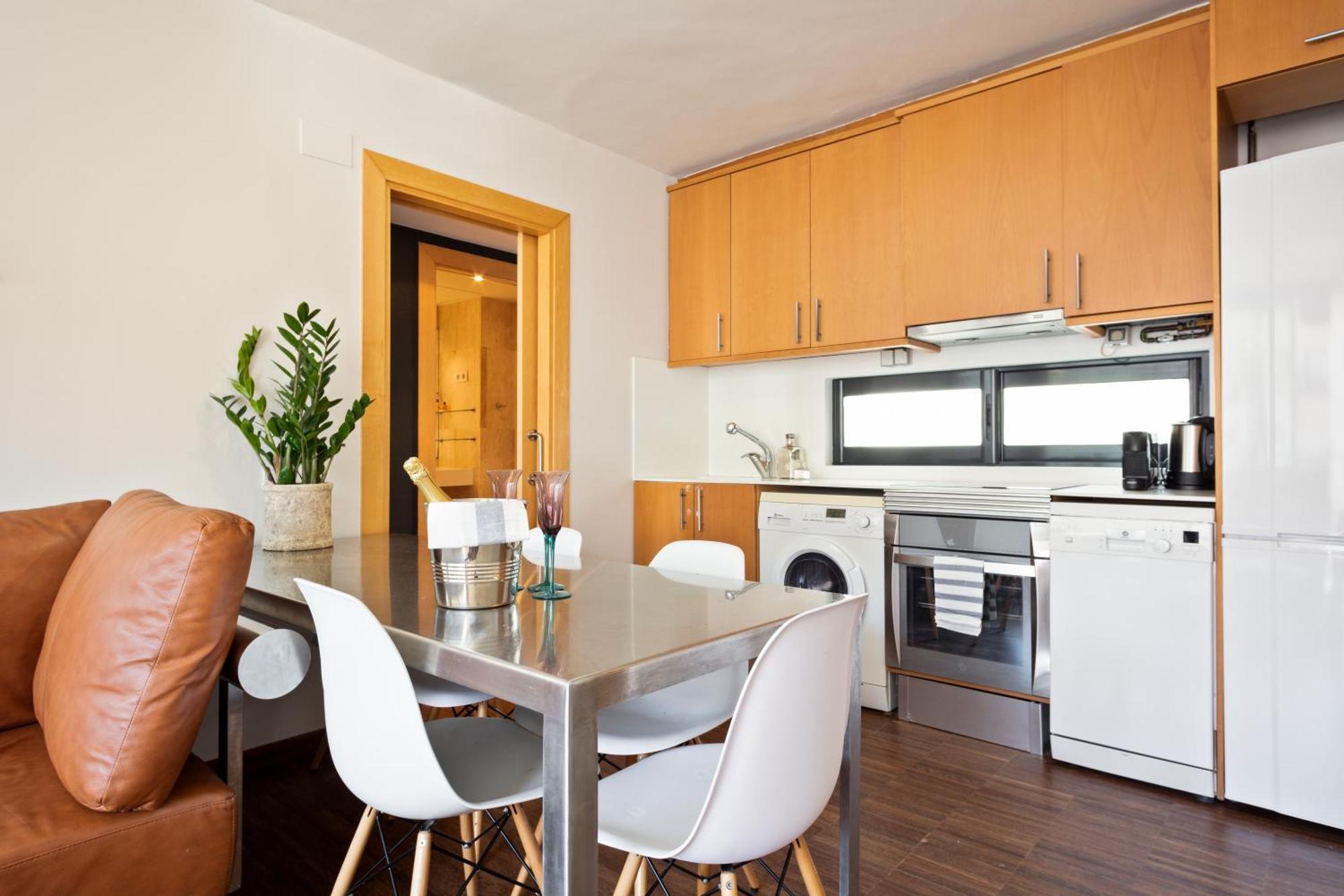 Apartment Barcelona Rentals - Sarria Apartments Near Center Phòng bức ảnh