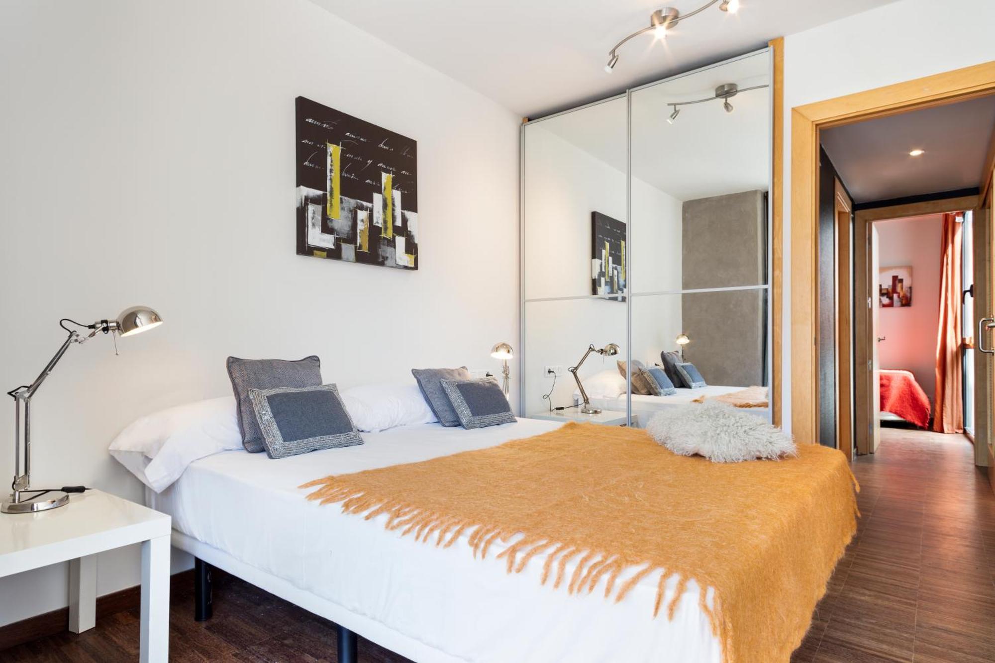 Apartment Barcelona Rentals - Sarria Apartments Near Center Phòng bức ảnh